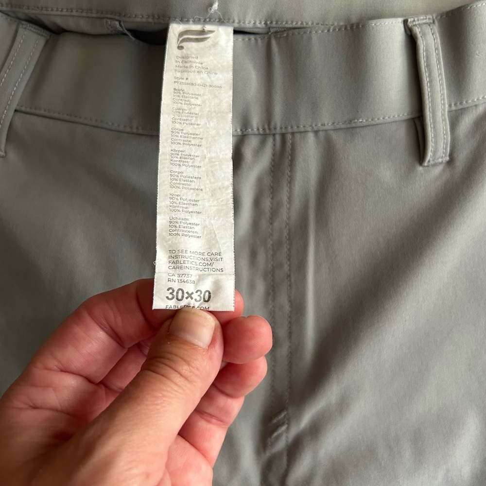 Fabletics Gray Men's Golf/Sport Pant. 30x30
